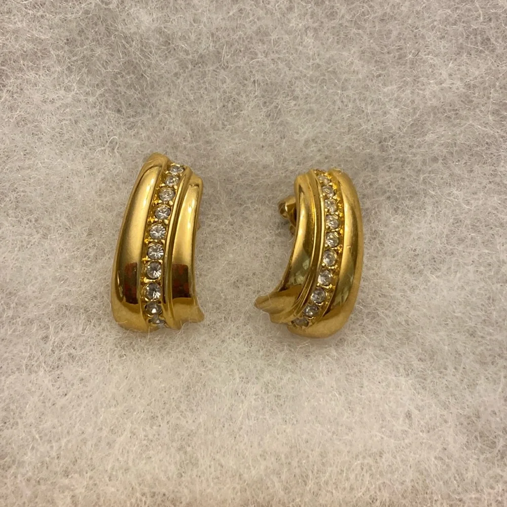 Vintage AVON 100th Anniversary (1886 -1986 Gold Tone curved stud earrings